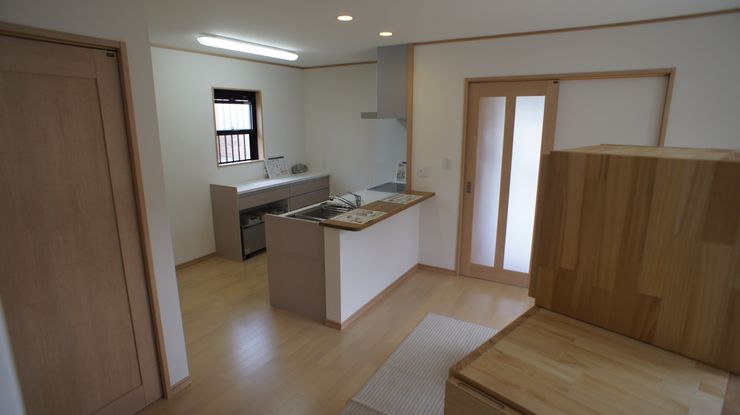 SK邸 マルモコハウス Moderne Wohnzimmer