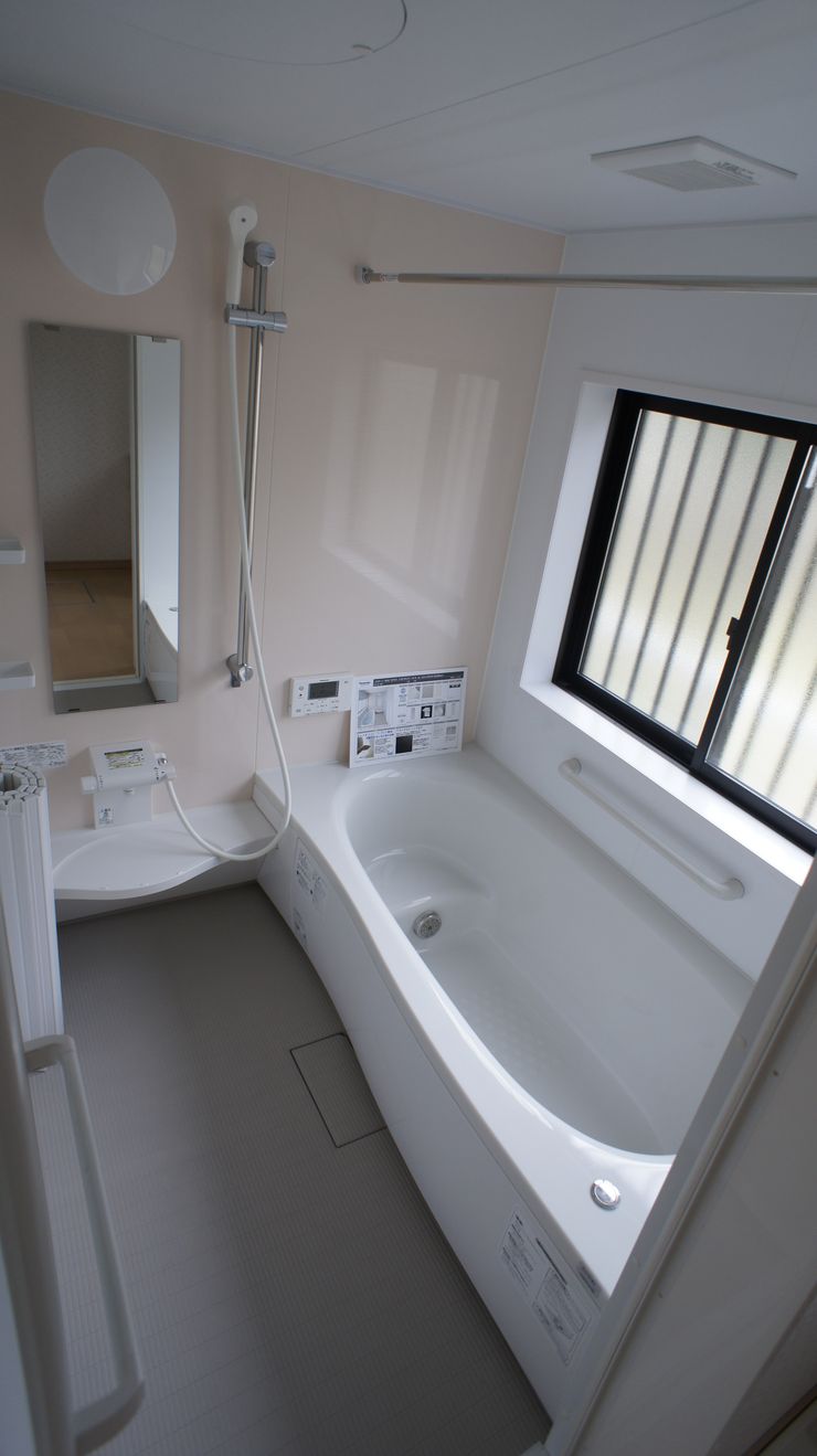 SK邸 マルモコハウス Moderne Badezimmer