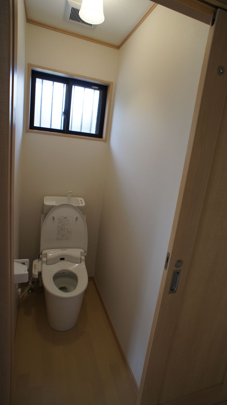 SK邸 マルモコハウス Moderne Badezimmer