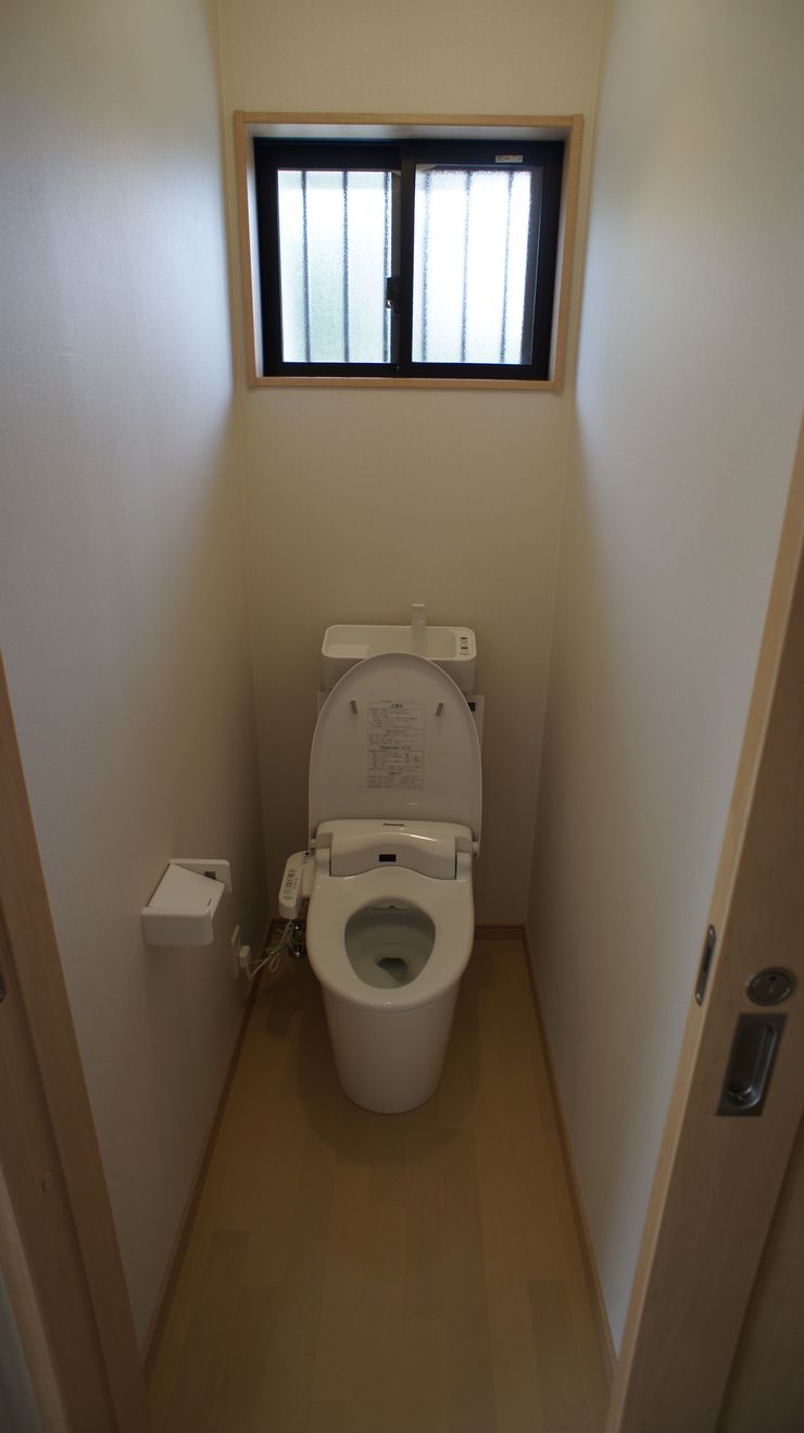 SK邸 マルモコハウス Moderne Badezimmer