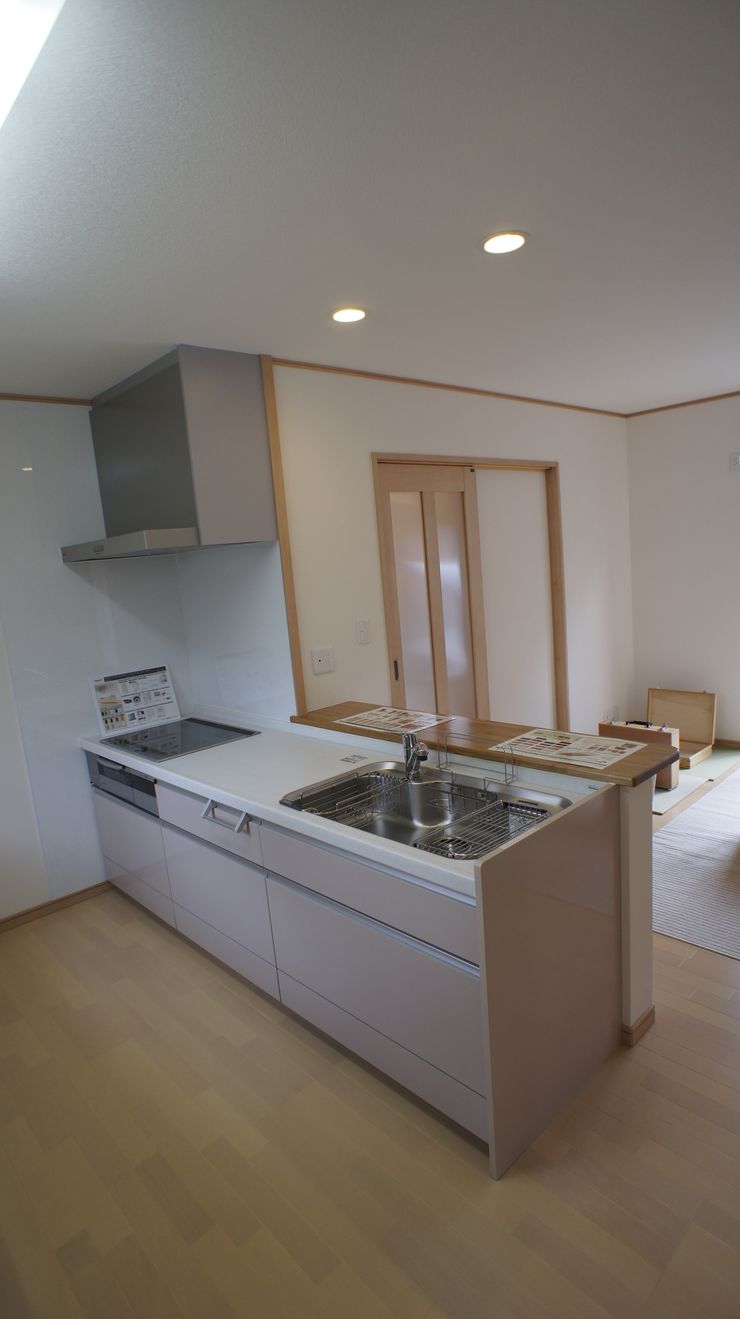 SK邸 マルモコハウス Moderne Küchen