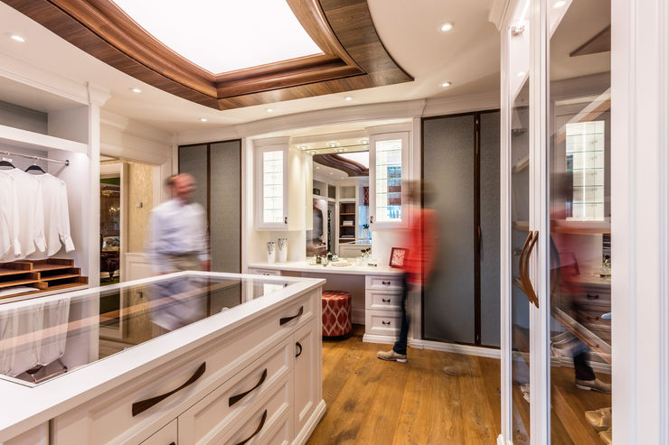 BAUR WohnFaszination GmbH Closets clássicos Madeira Branco