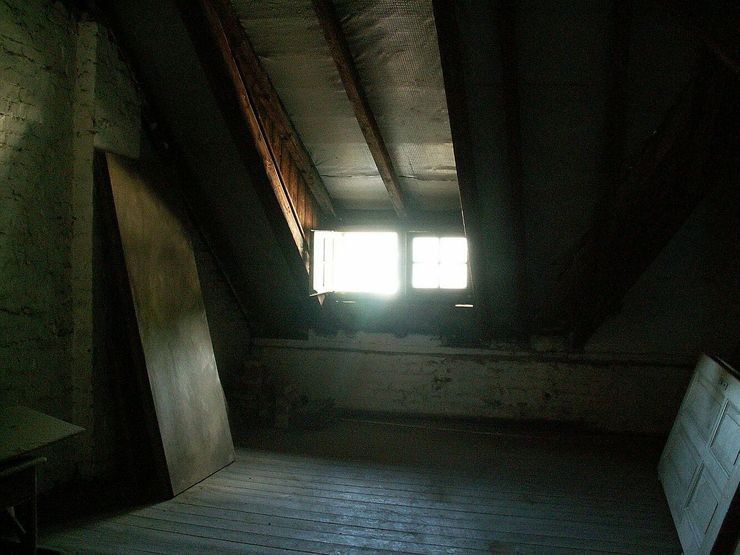 Vorher Dachgeschoss im Denkmal schüller.innenarchitektur