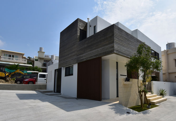 様々な素材が調和する沖縄の家 Homify