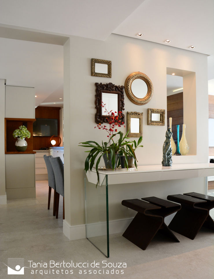 Hall de Entrada Tania Bertolucci de Souza | Arquitetos Associados Corredores, halls e escadas modernos