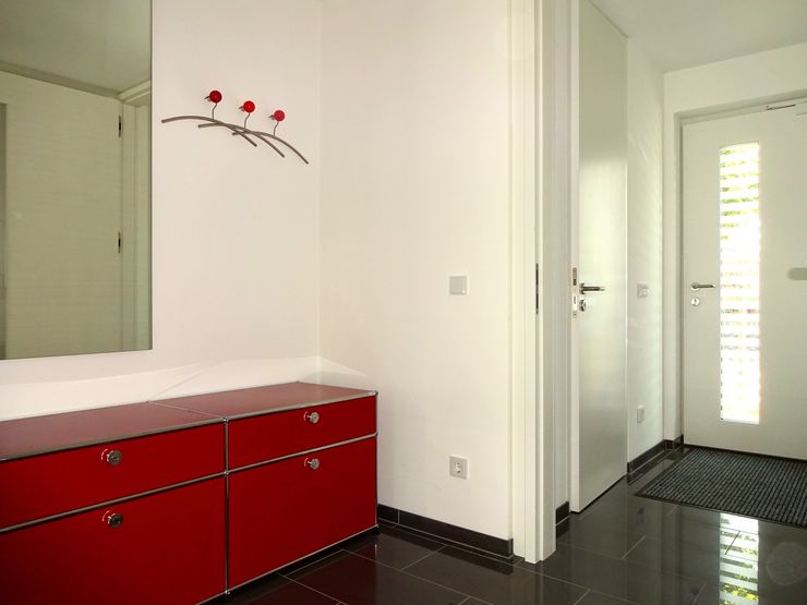 Galerie Einfamilienhäuser Passivhäuser Junker Architekten Moderner Flur, Diele & Treppenhaus Weiß