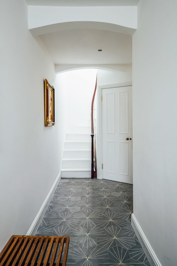 De Beauvoir House Neil Dusheiko Architects Modern Corridor, Hallway and Staircase
