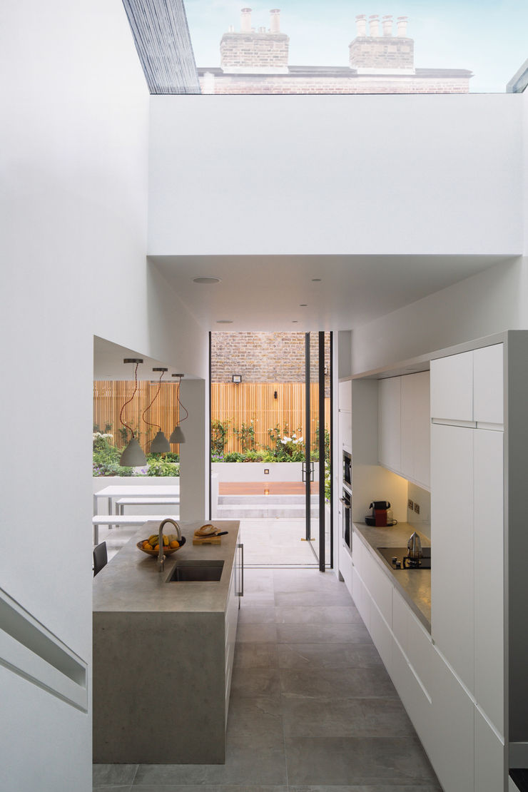 Petersen Brick House Neil Dusheiko Architects Phòng ăn phong cách hiện đại