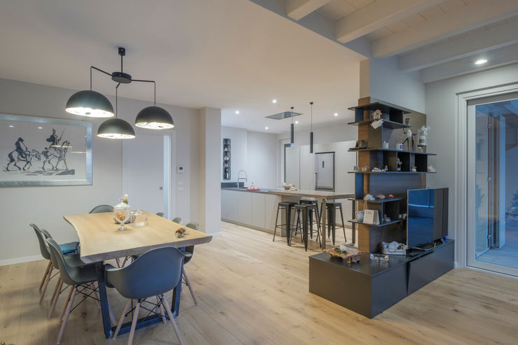 VILLE COLOMBERA – FINITURE ed INTERIOR DESIGN, Contemporaneo/Moderno 2.0 2P COSTRUZIONI srl Soggiorno moderno