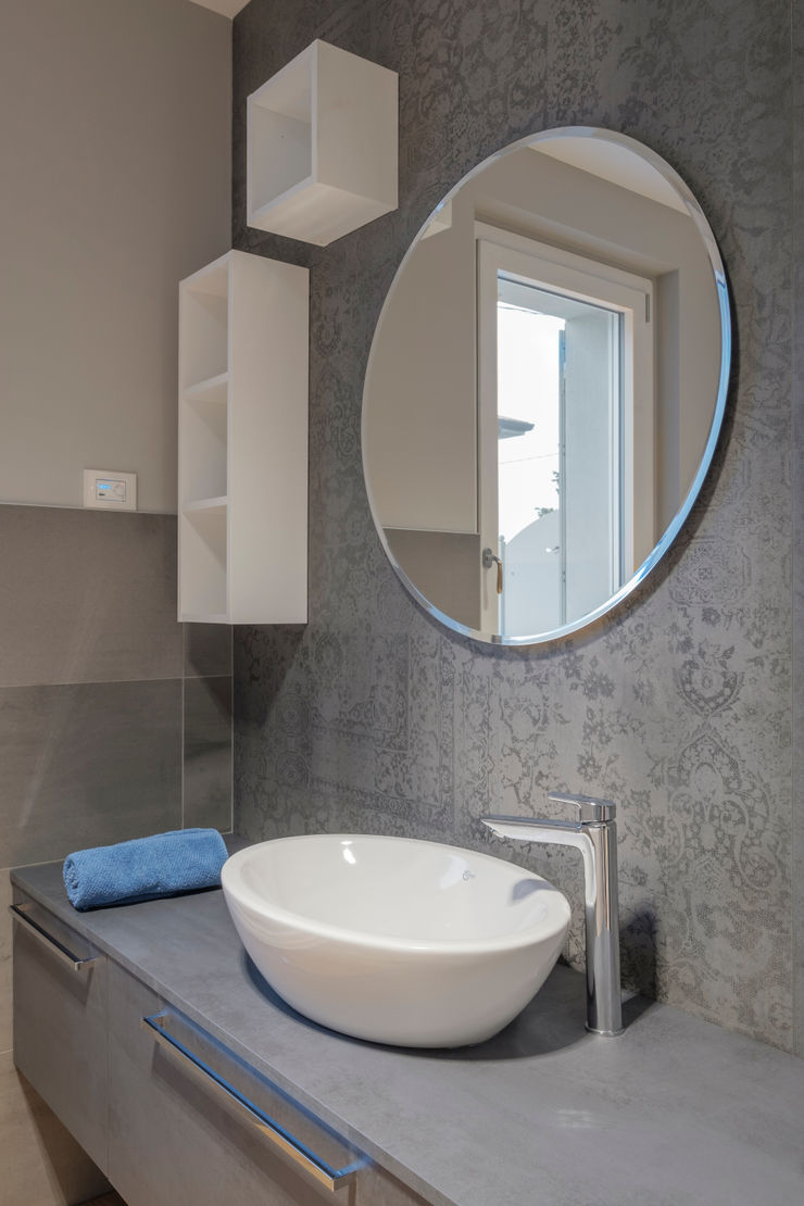 VILLE COLOMBERA – FINITURE ed INTERIOR DESIGN, Contemporaneo/Moderno 2.0 2P COSTRUZIONI srl Bagno moderno