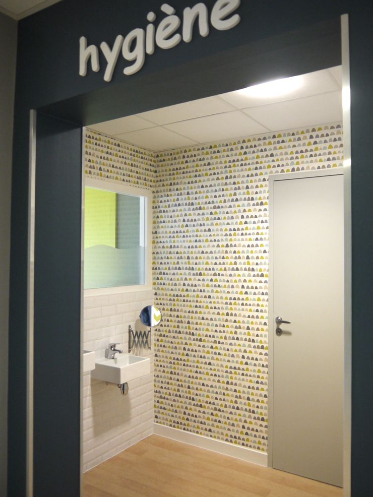 MIINT - design d'espace & décoration Cliniche in stile eclettico Variopinto