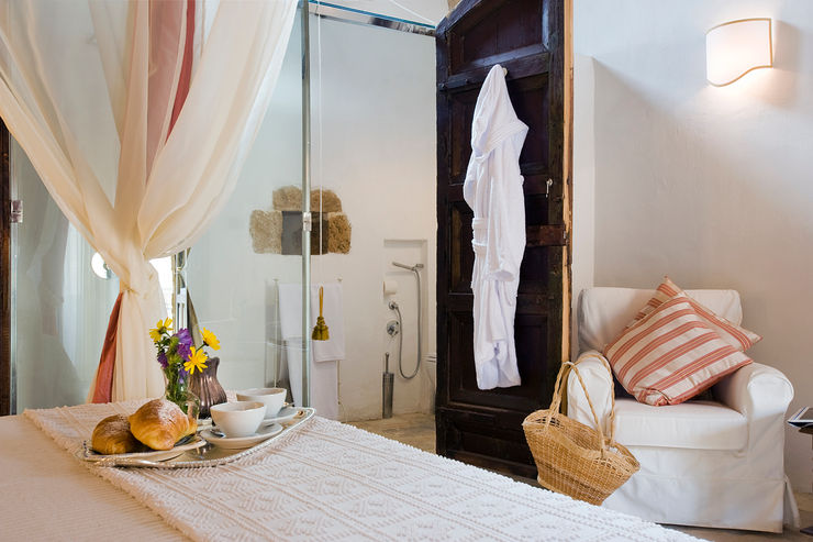 Masseria Vendicari, Sicilia (Giacomo Foti Photographer) Giacomo Foti Photographer Camera da letto in stile mediterraneo
