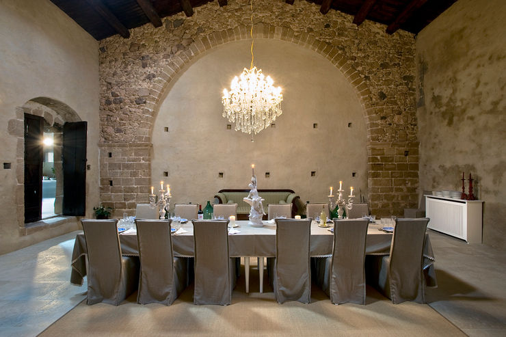 Masseria Vendicari, Sicilia (Giacomo Foti Photographer) Giacomo Foti Photographer Sala da pranzo in stile mediterraneo