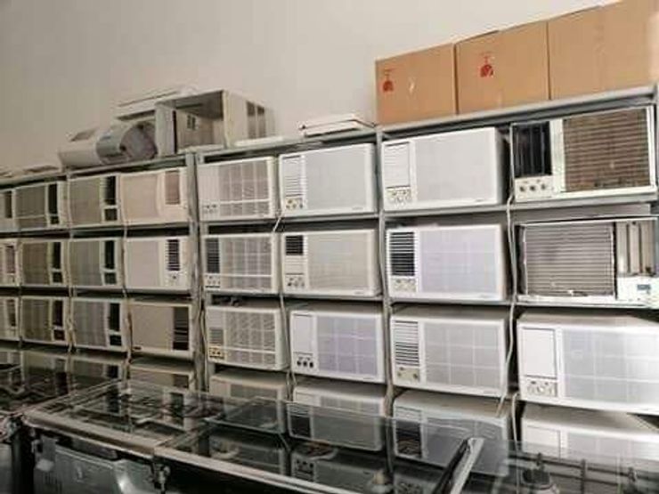 حقين شراء الأثاث المستعمل بالرياض 0554094760 Ruang Komersial Klasik Kayu Beige