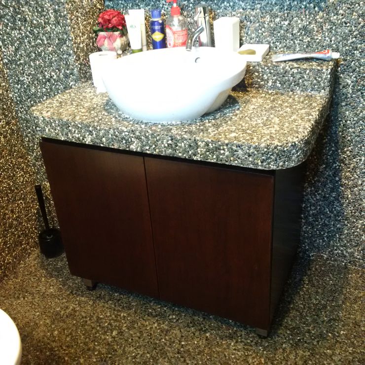 INTERIOR REFURBISHMENT FOR APARTMENT AT TAMAN KUCHAI LAMA, KUALA LUMPUR eL precio Tropical style bathrooms