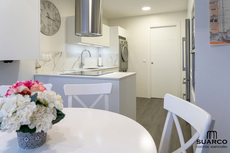 Cocina blanca con península | homify