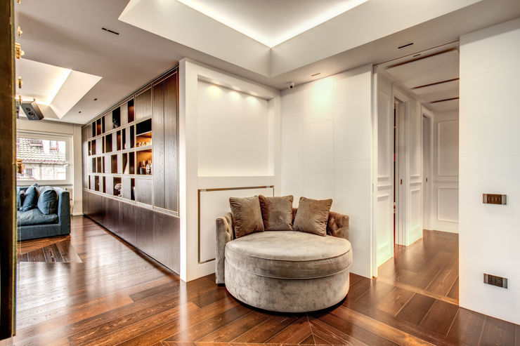 CORTINA D'AMPEZZO MOB ARCHITECTS Ingresso, Corridoio & Scale in stile moderno