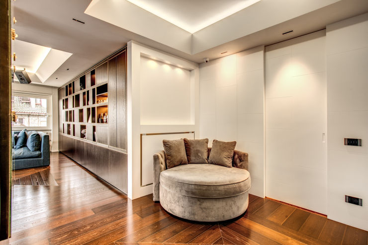 CORTINA D'AMPEZZO MOB ARCHITECTS Ingresso, Corridoio & Scale in stile moderno