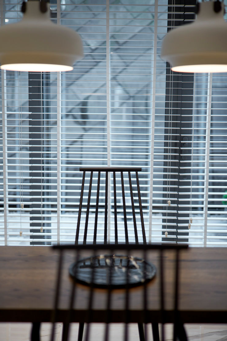 chairs Esra Kazmirci Mimarlik KitchenTables & chairs Wood Black