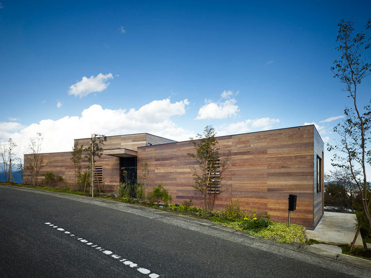 Casa fatta con containers navali Green Living Ltd Casa prefabbricata