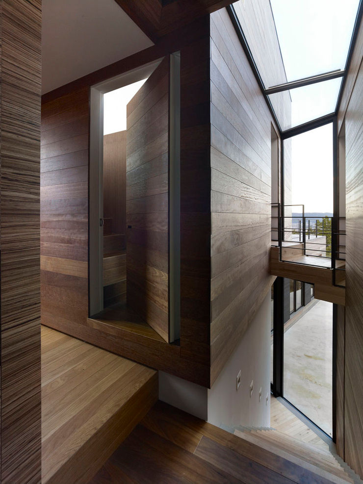 casa fatta con containers navali Green Living Ltd Ingresso, Corridoio & Scale in stile moderno