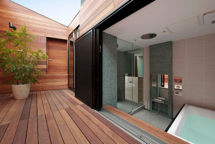 casa fatta con containers navali Green Living Ltd Giardino d'inverno moderno