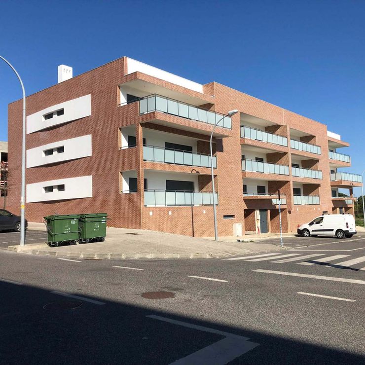 2 edifícios de habitação em Paço de Arcos Rofreicrc lda|