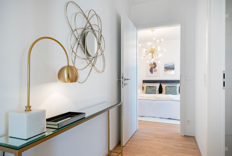 Nouveau Art D´éco Cornelia Augustin Home Staging Moderner Flur, Diele & Treppenhaus