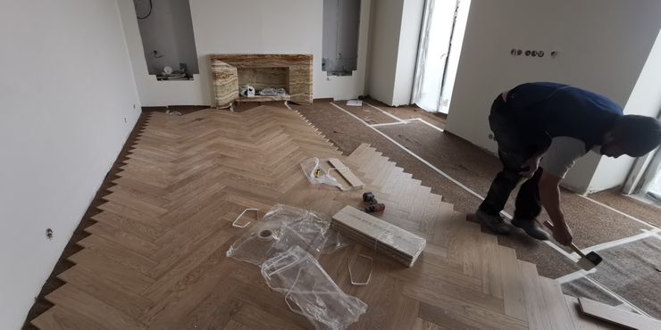 Remodelação de apartamento de luxo no Chiado // Refurbishment of high end residential apartment in Chiado, Lisbon IIP - Reabilitação e Construção
