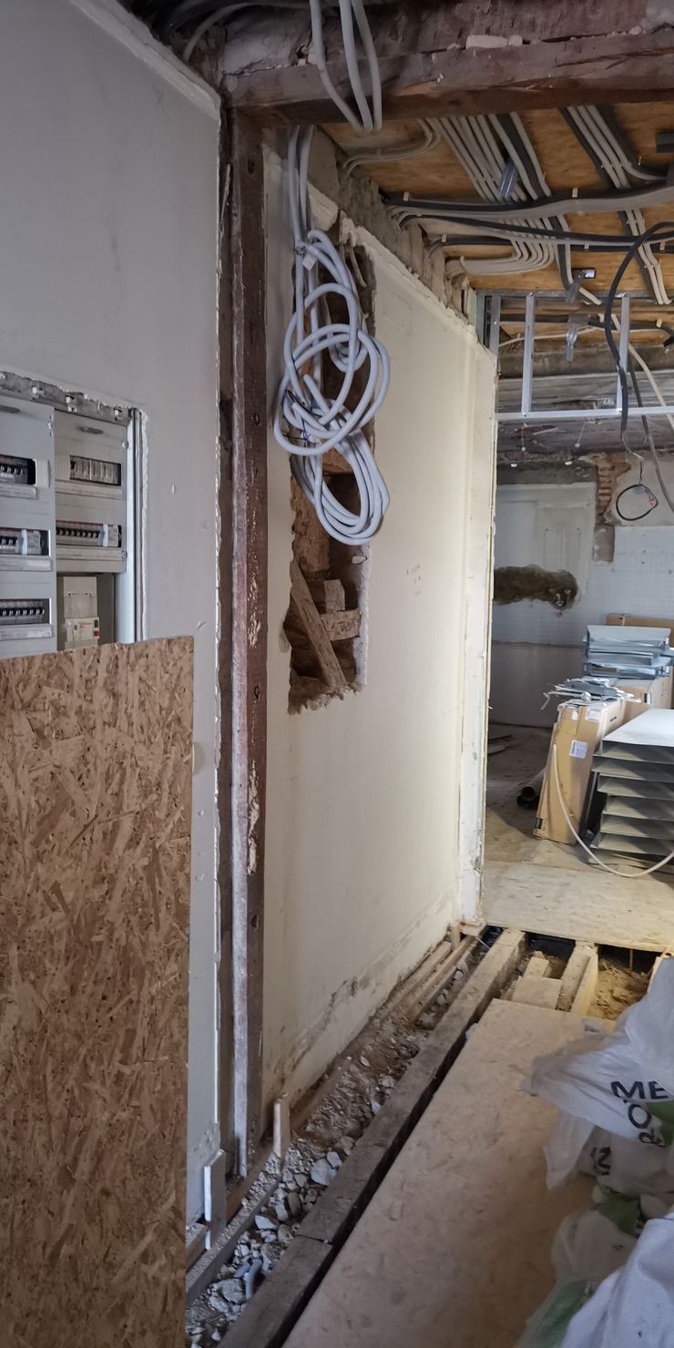 Remodelação de apartamento de luxo no Chiado // Refurbishment of high end residential apartment in Chiado, Lisbon IIP - Reabilitação e Construção