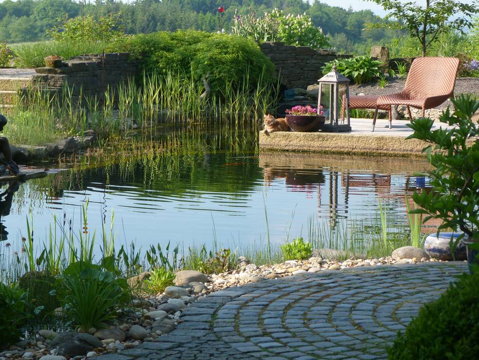 Mediterraner Garten Bilder Schwimmteich mit Holzterrasse. homify