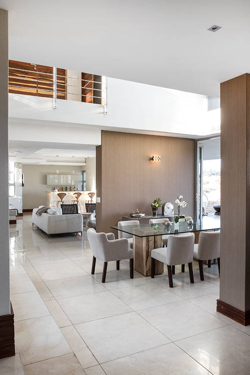 Una casa de concreto y madera ¡con un interior increíble!