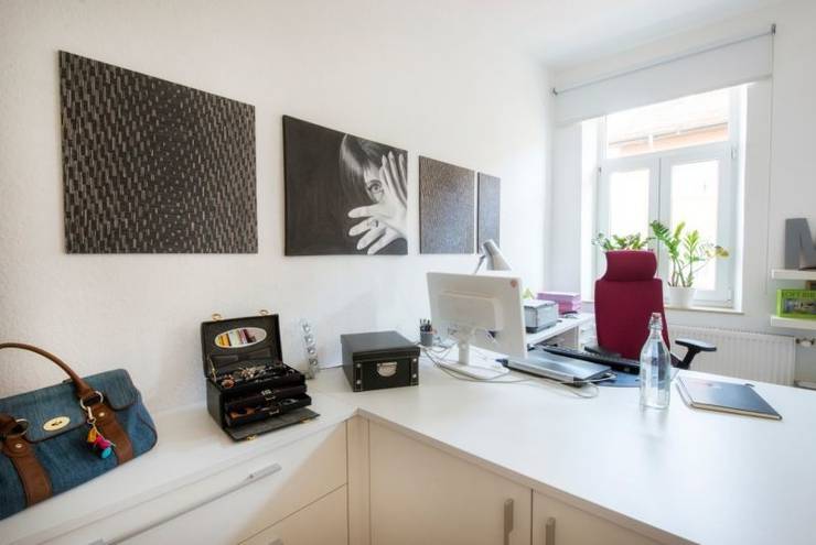 Büro und Schlafzimmer in einem von tRÄUME - Ideen Raum geben | homify