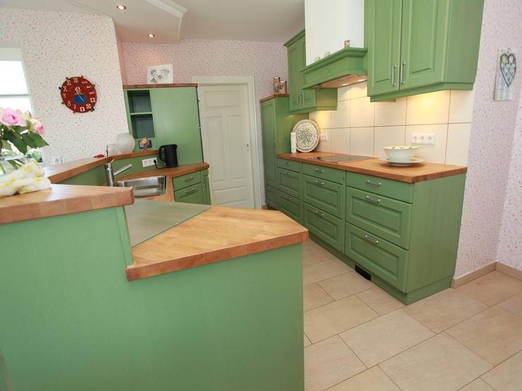 Grüne Landhausküche von H.G. Kuse GmbH | homify