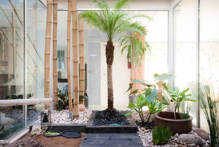 15 jardines interiores perfectos para casas modernas