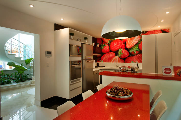 Cocinas de estilo moderno por Designer de Interiores e Paisagista Iara Kílaris