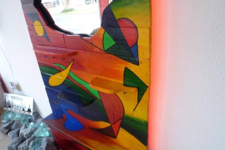 Garderobe aus palettenholz im kandinskystyle von design art ...