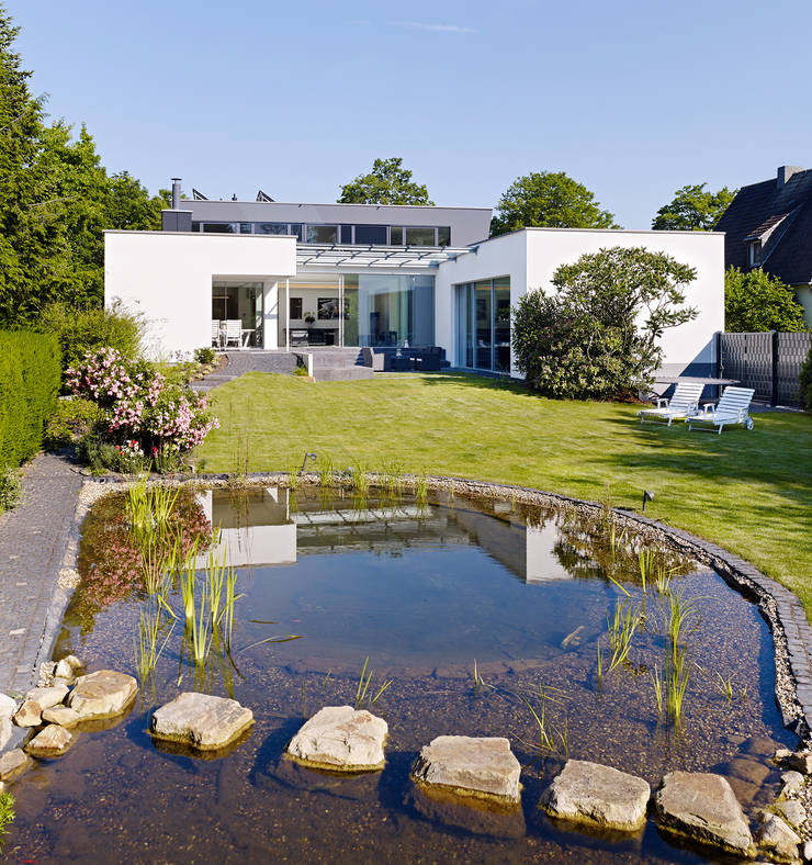 Atriumhaus im Grünen von Gritzmann Architekten homify