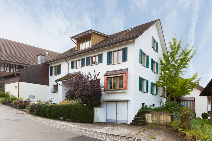 Eingangsfassade moderne häuser von von mann architektur gmbh