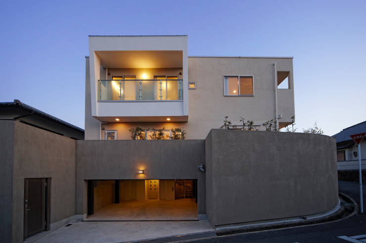 Una casa moderna y sencilla, pero con interiores elegantes