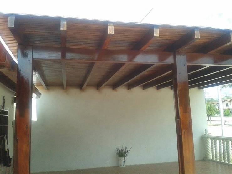 9 Garajes de madera que además embellecen tu fachada