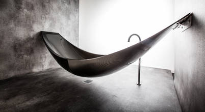 Badewanne Objekte von Wand zu Wand: industriale Badezimmer von Design by Torsten Müller