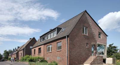Strassenansicht: von Amunt Architekten Martenson und Nagel Theissen BDA