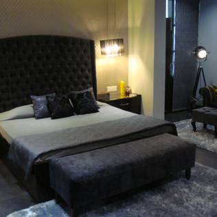 Bedroom: Bedroom by renu soni interior design
