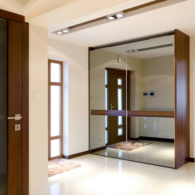 Corridor, hallway & stairs  by ArtDecoprojekt