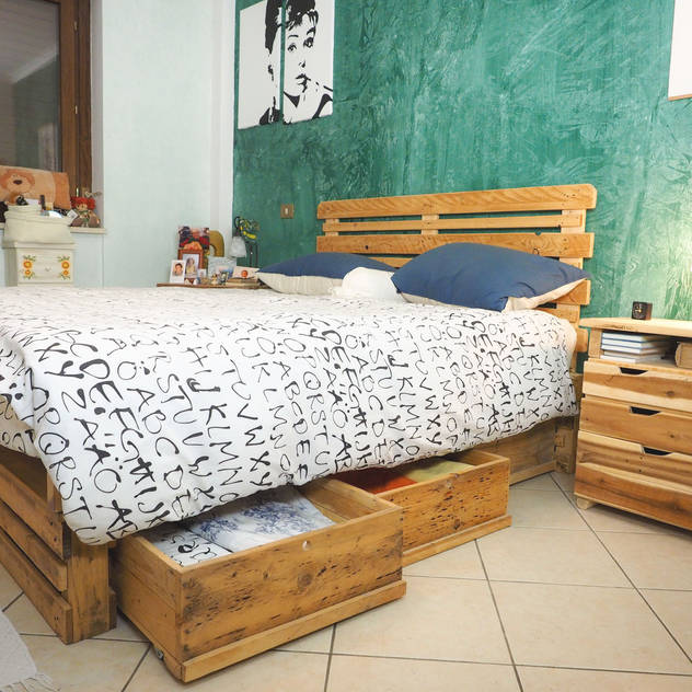Pallet bed with drawers 