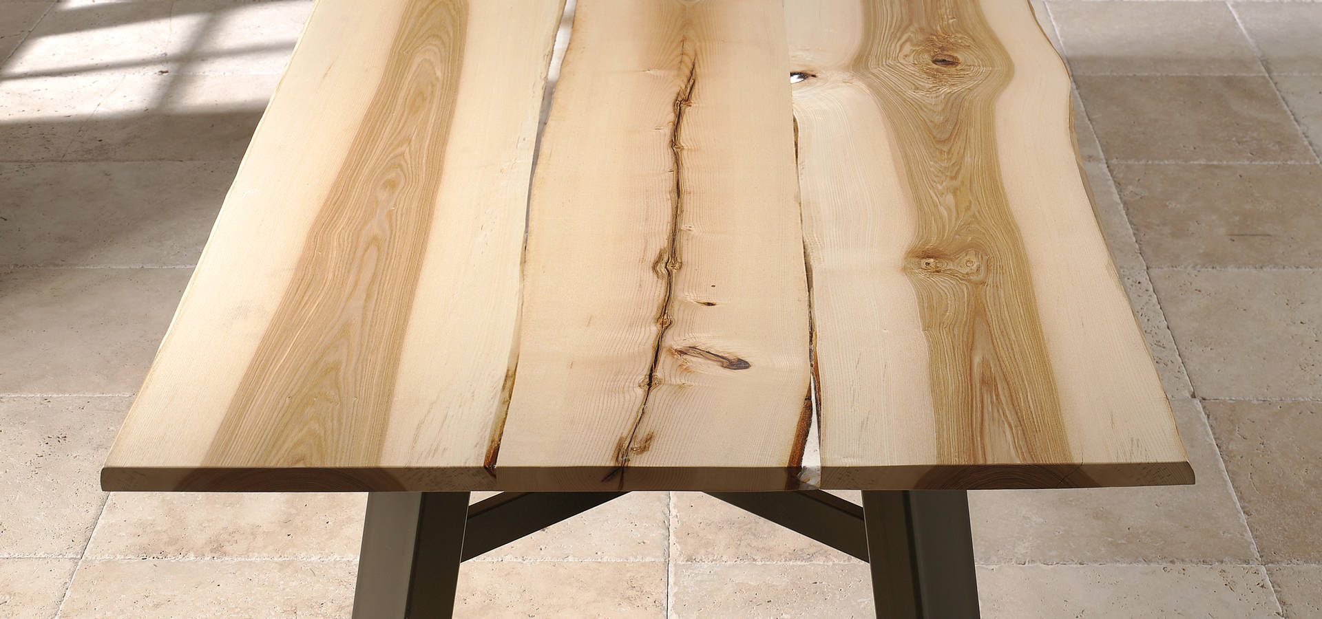 DORMITORIO CON TABLONES DE MADERA MACIZA homify