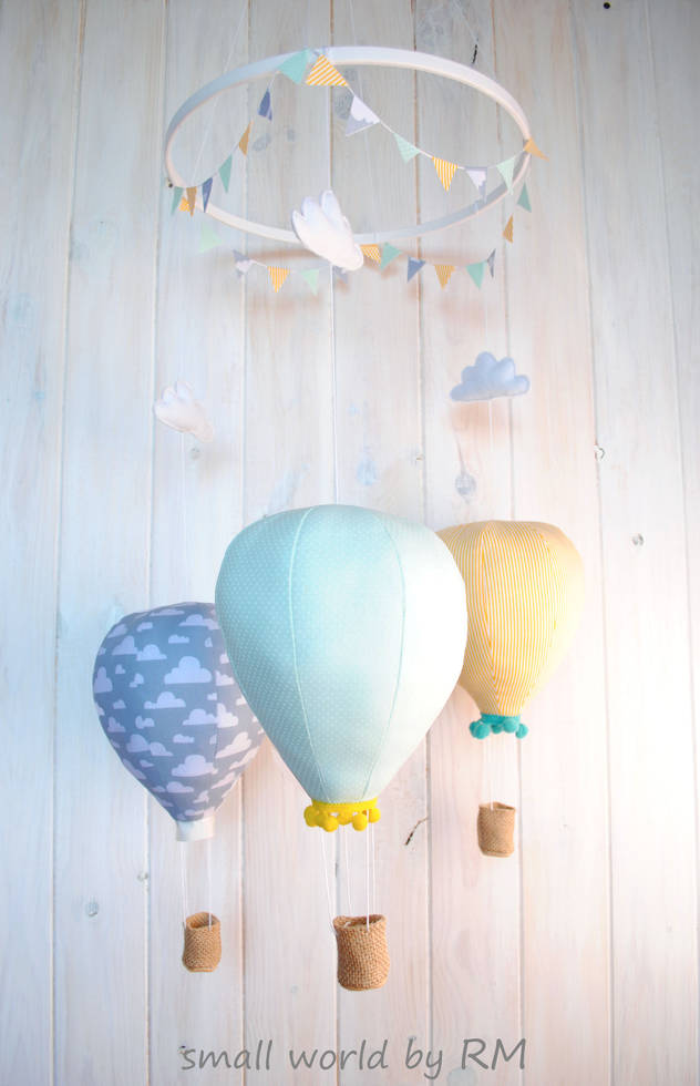 Móvil de globos aerostáticos: Habitaciones infantiles de estilo de Mundo Raquel 