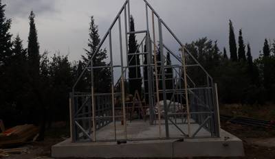 Doğayla İç İçe Tek Katlı Hafif Çelik Bir Ev - Bungalov