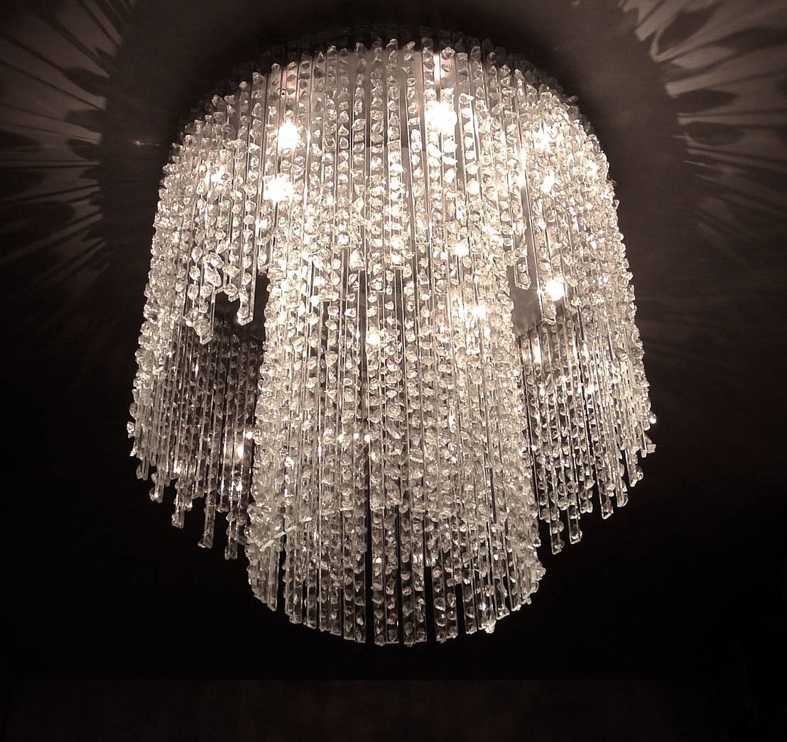 Lampadari di cristallo: preziosi come gioielli Lampadari moderni cristallo e acciaio